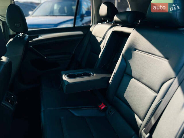 Белый Фольксваген Гольф, объемом двигателя 1.8 л и пробегом 82 тыс. км за 12800 $, фото 8 на Automoto.ua