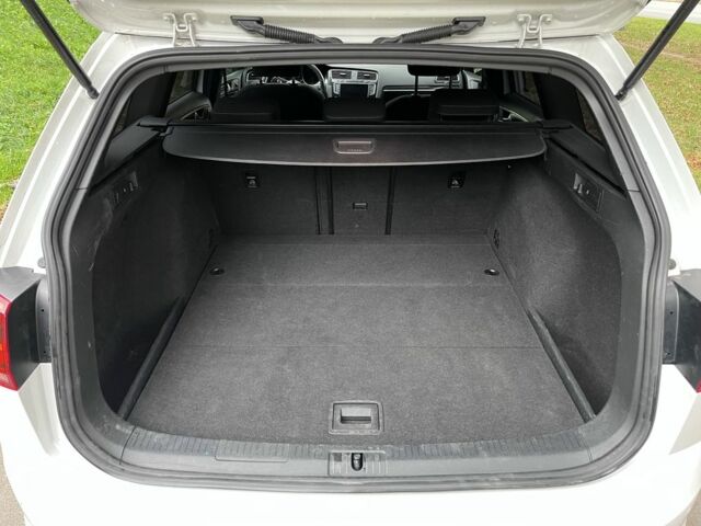 Белый Фольксваген Гольф, объемом двигателя 2 л и пробегом 272 тыс. км за 14900 $, фото 5 на Automoto.ua