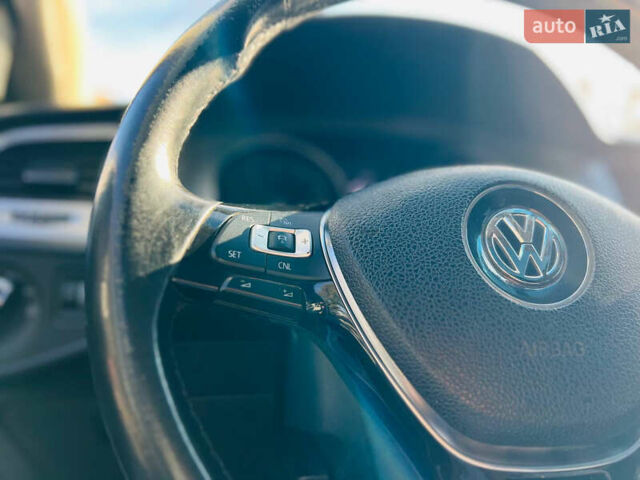 Белый Фольксваген Гольф, объемом двигателя 1.8 л и пробегом 82 тыс. км за 12800 $, фото 14 на Automoto.ua