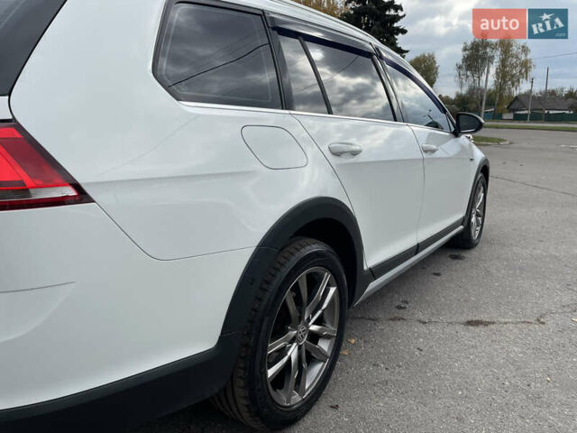 Белый Фольксваген Гольф, объемом двигателя 1.8 л и пробегом 139 тыс. км за 13900 $, фото 21 на Automoto.ua