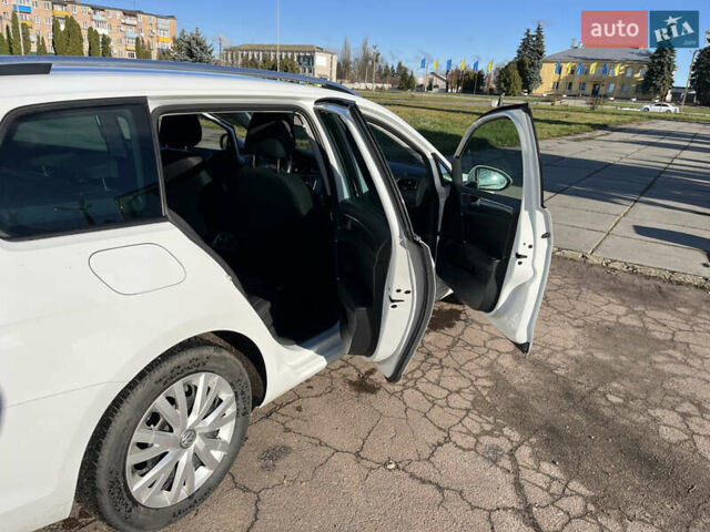 Белый Фольксваген Гольф, объемом двигателя 1.6 л и пробегом 238 тыс. км за 15000 $, фото 34 на Automoto.ua