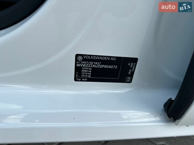 Белый Фольксваген Гольф, объемом двигателя 1.97 л и пробегом 225 тыс. км за 12800 $, фото 55 на Automoto.ua
