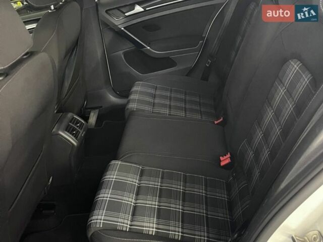 Белый Фольксваген Гольф, объемом двигателя 1.97 л и пробегом 278 тыс. км за 12999 $, фото 8 на Automoto.ua