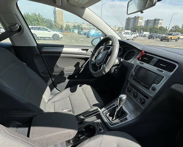 Белый Фольксваген Гольф, объемом двигателя 1.8 л и пробегом 174 тыс. км за 13150 $, фото 14 на Automoto.ua