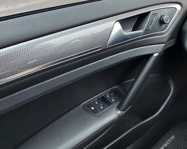 Белый Фольксваген Гольф, объемом двигателя 1.8 л и пробегом 130 тыс. км за 14800 $, фото 12 на Automoto.ua