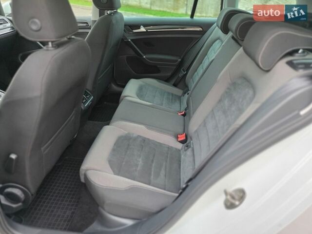 Белый Фольксваген Гольф, объемом двигателя 1.6 л и пробегом 169 тыс. км за 14600 $, фото 30 на Automoto.ua