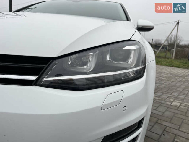 Белый Фольксваген Гольф, объемом двигателя 1.6 л и пробегом 280 тыс. км за 11500 $, фото 17 на Automoto.ua