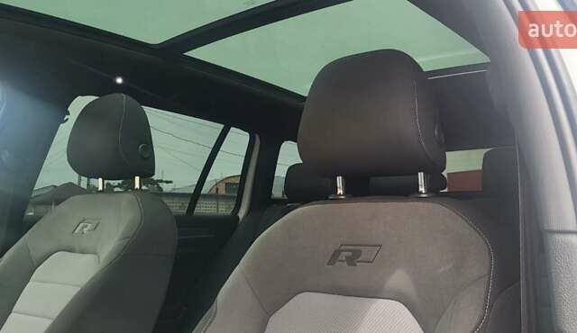 Белый Фольксваген Гольф, объемом двигателя 1.6 л и пробегом 198 тыс. км за 12000 $, фото 13 на Automoto.ua