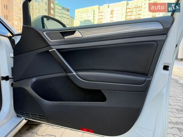 Білий Фольксваген Гольф, об'ємом двигуна 1.97 л та пробігом 315 тис. км за 12999 $, фото 24 на Automoto.ua