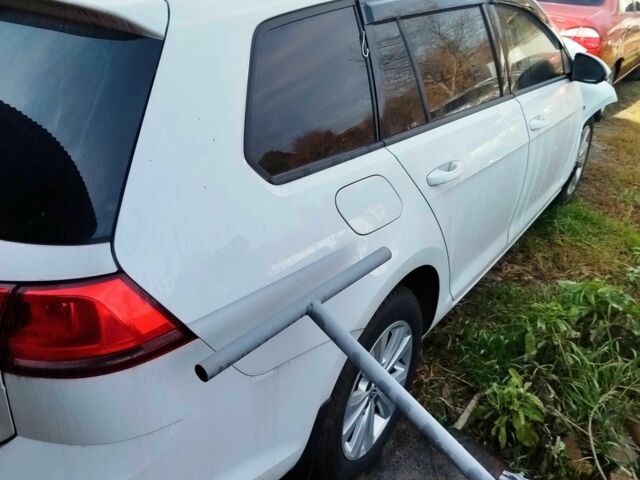 Белый Фольксваген Гольф, объемом двигателя 1.6 л и пробегом 280 тыс. км за 5500 $, фото 12 на Automoto.ua