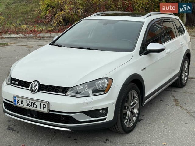 Белый Фольксваген Гольф, объемом двигателя 1.8 л и пробегом 139 тыс. км за 13900 $, фото 4 на Automoto.ua