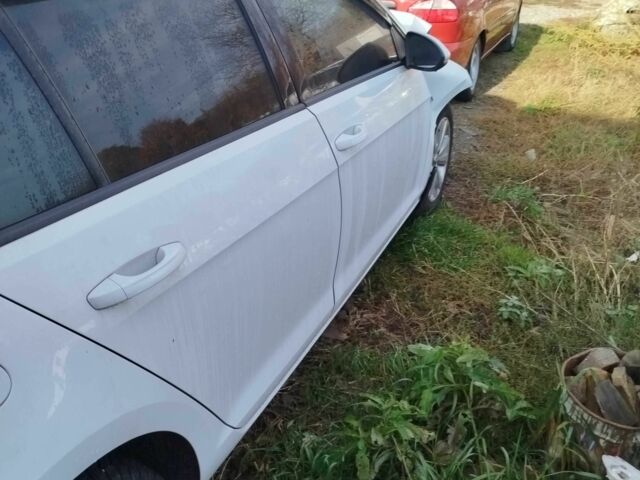 Белый Фольксваген Гольф, объемом двигателя 1.6 л и пробегом 280 тыс. км за 5500 $, фото 13 на Automoto.ua