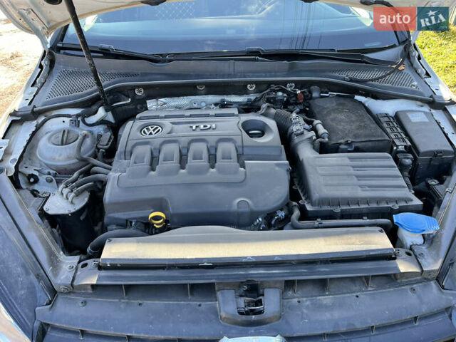 Белый Фольксваген Гольф, объемом двигателя 1.6 л и пробегом 238 тыс. км за 15000 $, фото 51 на Automoto.ua