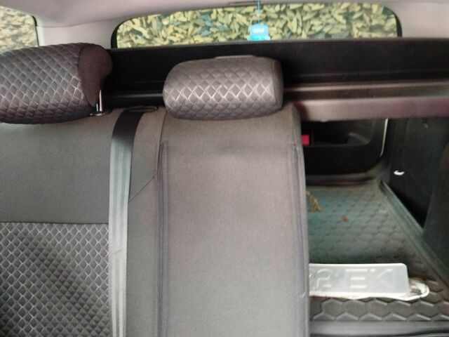 Белый Фольксваген Гольф, объемом двигателя 1.6 л и пробегом 280 тыс. км за 5500 $, фото 9 на Automoto.ua