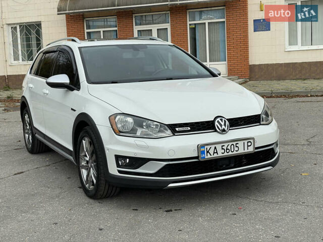 Белый Фольксваген Гольф, объемом двигателя 1.8 л и пробегом 139 тыс. км за 13900 $, фото 2 на Automoto.ua
