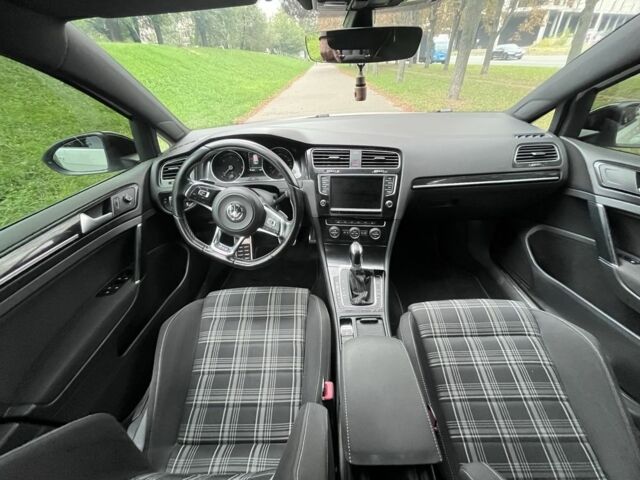 Белый Фольксваген Гольф, объемом двигателя 2 л и пробегом 272 тыс. км за 14900 $, фото 4 на Automoto.ua