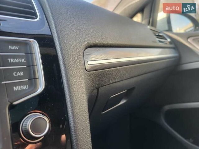 Белый Фольксваген Гольф, объемом двигателя 1.6 л и пробегом 198 тыс. км за 12000 $, фото 25 на Automoto.ua