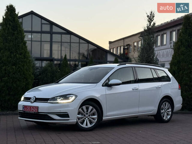 Белый Фольксваген Гольф, объемом двигателя 1.6 л и пробегом 240 тыс. км за 13200 $, фото 21 на Automoto.ua