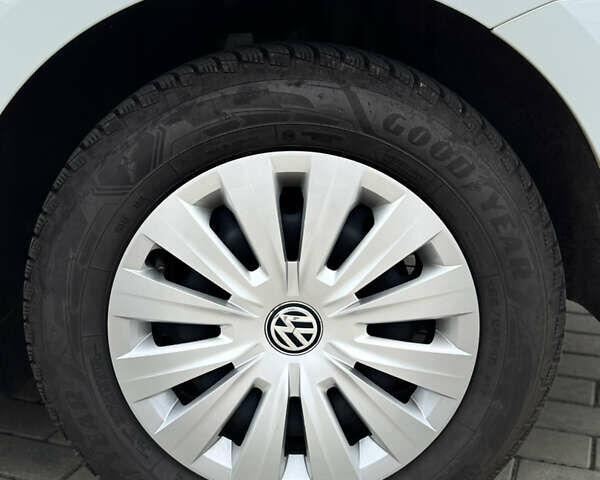 Белый Фольксваген Гольф, объемом двигателя 1.6 л и пробегом 206 тыс. км за 12999 $, фото 31 на Automoto.ua