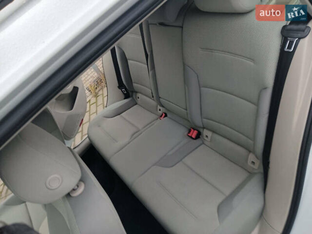 Белый Фольксваген Гольф, объемом двигателя 1.8 л и пробегом 167 тыс. км за 9750 $, фото 16 на Automoto.ua