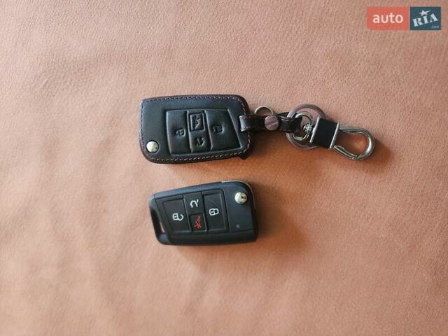 Белый Фольксваген Гольф, объемом двигателя 1.8 л и пробегом 41 тыс. км за 16250 $, фото 18 на Automoto.ua