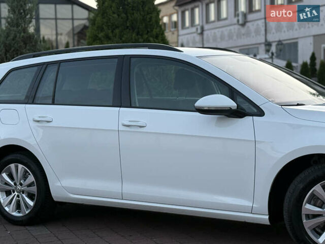 Белый Фольксваген Гольф, объемом двигателя 1.6 л и пробегом 240 тыс. км за 13200 $, фото 17 на Automoto.ua