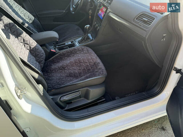 Белый Фольксваген Гольф, объемом двигателя 2 л и пробегом 206 тыс. км за 13800 $, фото 23 на Automoto.ua