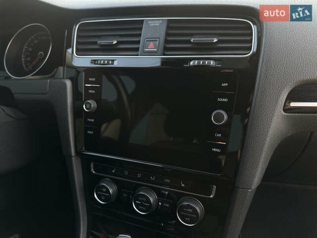 Белый Фольксваген Гольф, объемом двигателя 1.97 л и пробегом 182 тыс. км за 16150 $, фото 45 на Automoto.ua