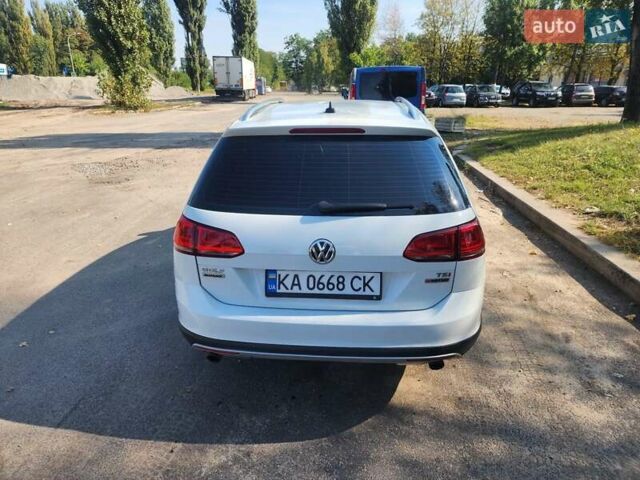 Белый Фольксваген Гольф, объемом двигателя 1.8 л и пробегом 41 тыс. км за 16250 $, фото 4 на Automoto.ua