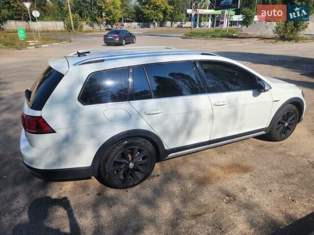 Белый Фольксваген Гольф, объемом двигателя 1.8 л и пробегом 41 тыс. км за 16250 $, фото 3 на Automoto.ua