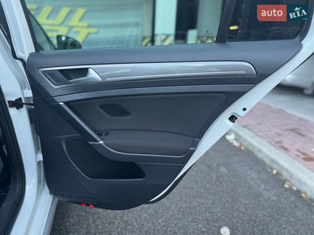 Белый Фольксваген Гольф, объемом двигателя 1.97 л и пробегом 352 тыс. км за 14999 $, фото 25 на Automoto.ua