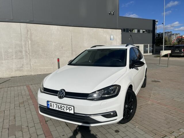 Белый Фольксваген Гольф, объемом двигателя 2 л и пробегом 117 тыс. км за 16400 $, фото 1 на Automoto.ua