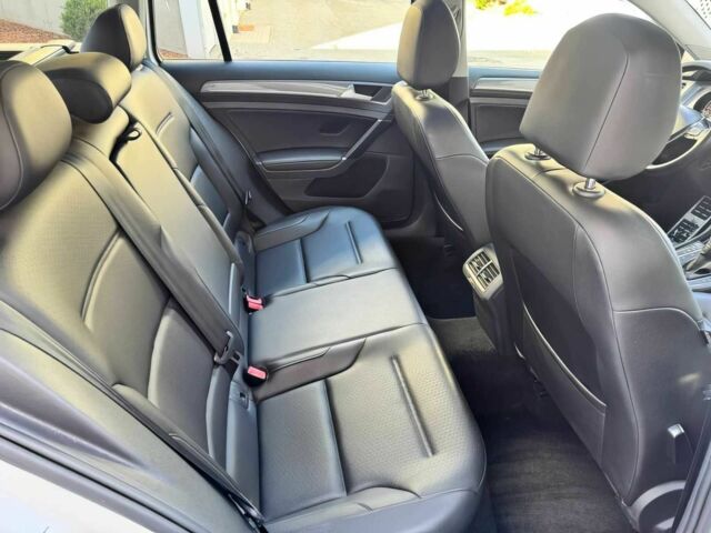 Белый Фольксваген Гольф, объемом двигателя 1.8 л и пробегом 53 тыс. км за 7500 $, фото 12 на Automoto.ua