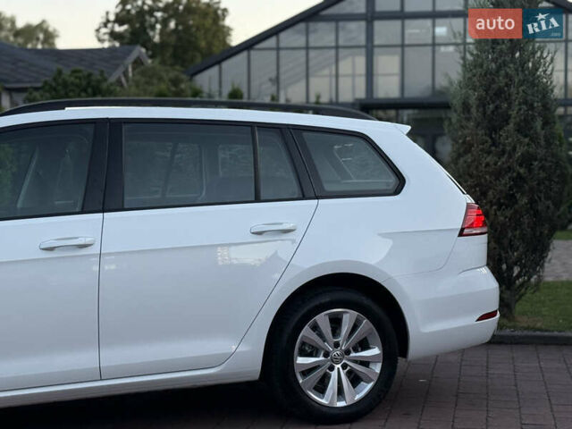 Белый Фольксваген Гольф, объемом двигателя 1.6 л и пробегом 240 тыс. км за 13200 $, фото 25 на Automoto.ua