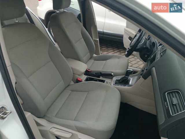 Белый Фольксваген Гольф, объемом двигателя 1.8 л и пробегом 167 тыс. км за 9750 $, фото 19 на Automoto.ua