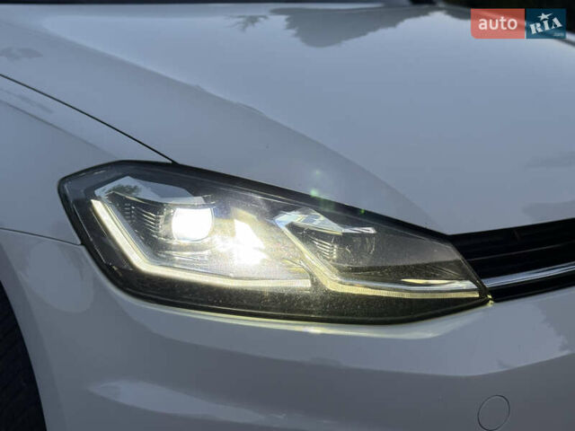Белый Фольксваген Гольф, объемом двигателя 1.6 л и пробегом 240 тыс. км за 13200 $, фото 68 на Automoto.ua