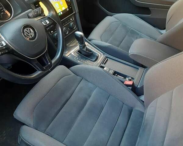 Белый Фольксваген Гольф, объемом двигателя 2 л и пробегом 233 тыс. км за 17300 $, фото 8 на Automoto.ua