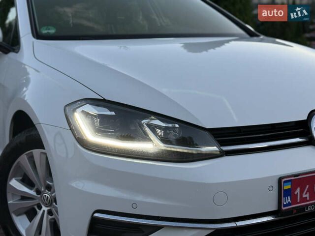 Белый Фольксваген Гольф, объемом двигателя 1.6 л и пробегом 240 тыс. км за 13200 $, фото 12 на Automoto.ua