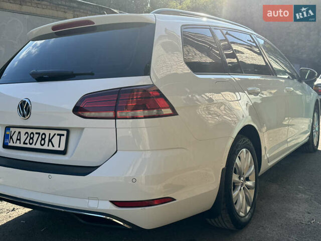 Белый Фольксваген Гольф, объемом двигателя 2 л и пробегом 206 тыс. км за 13800 $, фото 6 на Automoto.ua