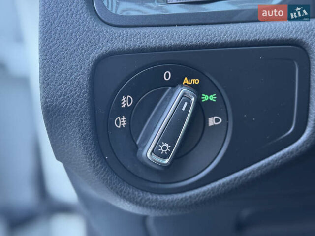 Белый Фольксваген Гольф, объемом двигателя 1.97 л и пробегом 352 тыс. км за 14999 $, фото 14 на Automoto.ua