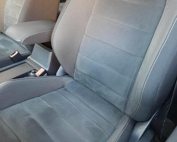 Белый Фольксваген Гольф, объемом двигателя 2 л и пробегом 233 тыс. км за 17300 $, фото 7 на Automoto.ua