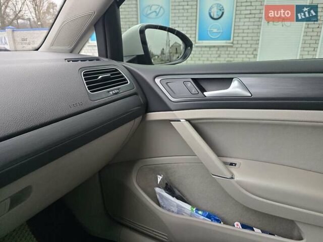 Белый Фольксваген Гольф, объемом двигателя 1.8 л и пробегом 102 тыс. км за 14900 $, фото 17 на Automoto.ua