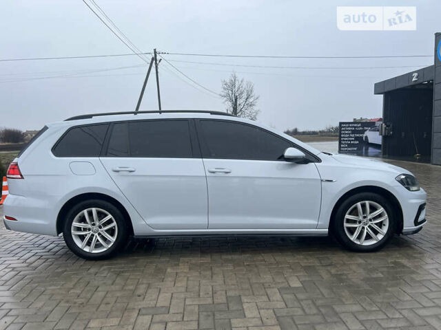 Белый Фольксваген Гольф, объемом двигателя 1.6 л и пробегом 301 тыс. км за 12900 $, фото 4 на Automoto.ua