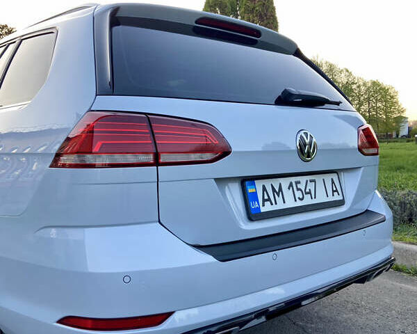 Белый Фольксваген Гольф, объемом двигателя 1.6 л и пробегом 233 тыс. км за 13599 $, фото 24 на Automoto.ua