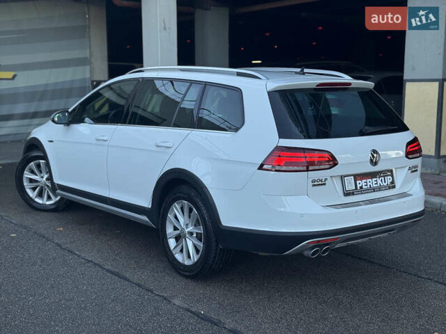 Белый Фольксваген Гольф, объемом двигателя 1.97 л и пробегом 352 тыс. км за 14999 $, фото 6 на Automoto.ua