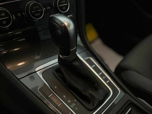 Білий Фольксваген Гольф, об'ємом двигуна 2 л та пробігом 264 тис. км за 14699 $, фото 14 на Automoto.ua