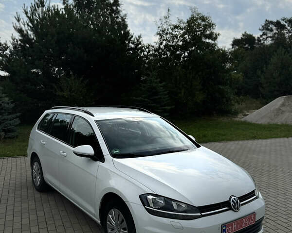 Белый Фольксваген Гольф, объемом двигателя 1.6 л и пробегом 206 тыс. км за 12999 $, фото 2 на Automoto.ua