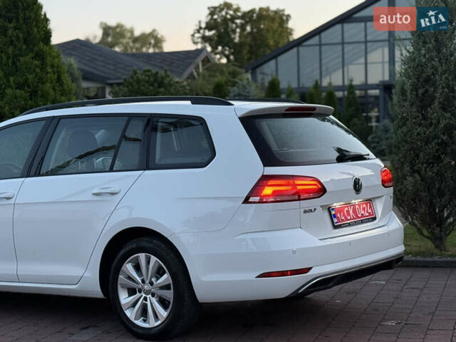 Белый Фольксваген Гольф, объемом двигателя 1.6 л и пробегом 240 тыс. км за 13200 $, фото 73 на Automoto.ua