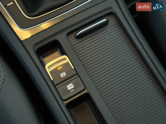 Белый Фольксваген Гольф, объемом двигателя 1.6 л и пробегом 240 тыс. км за 13200 $, фото 36 на Automoto.ua