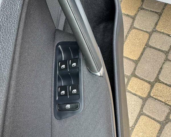 Білий Фольксваген Гольф, об'ємом двигуна 2 л та пробігом 192 тис. км за 14999 $, фото 21 на Automoto.ua